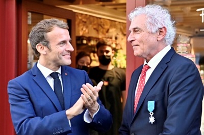 François Pralus décoré par Emmanuel Macron